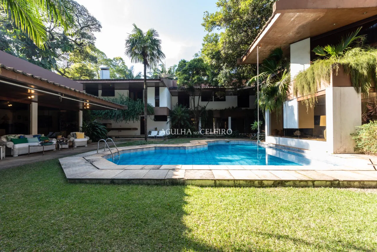 Venda/Jardim América: Puro charme com muito conforto projeto de Ricardo Julião. – 9239