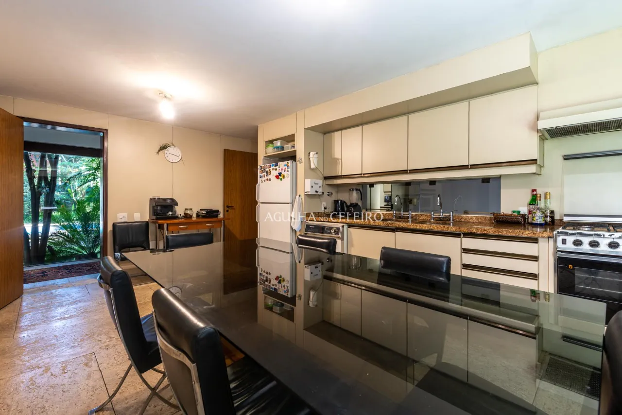 Venda/Jardim América: Puro charme com muito conforto projeto de Ricardo Julião. – 9239