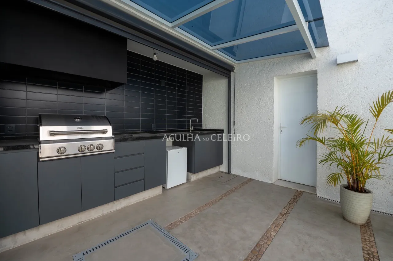 Casa reformada com vista incrível para o parque à venda no Jardim Luzitânia. – 9422