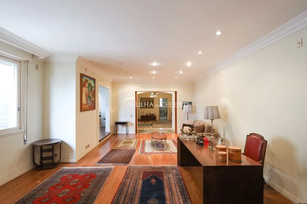 Venda/Jardim América: Para juntar o moderno ao clássico – AP5718