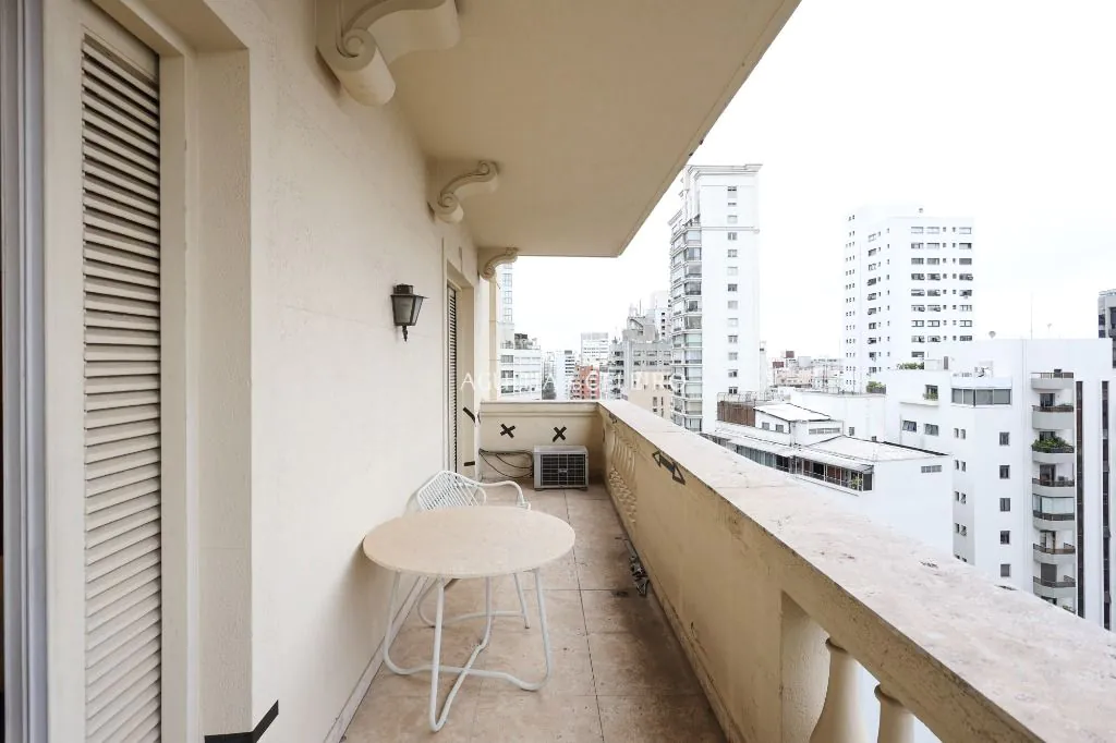 Venda/Jardim América: Para juntar o moderno ao clássico – AP5718