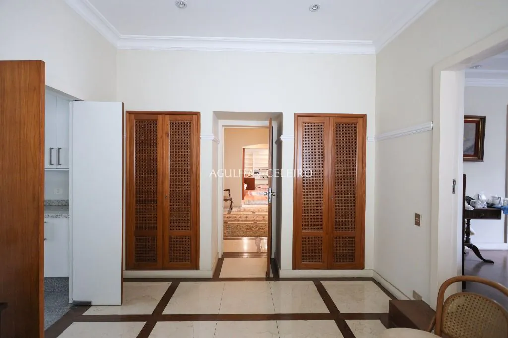 Venda/Jardim América: Para juntar o moderno ao clássico – AP5718