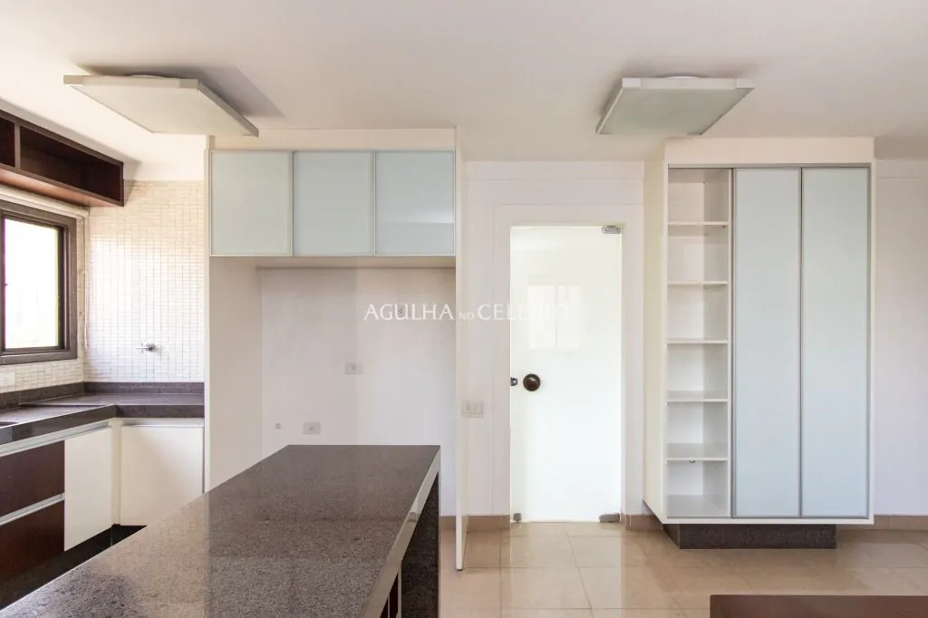 Venda/Jardim Paulista: Tamanho familiar – AP8043