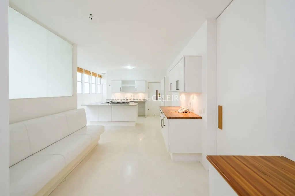 Venda/Jardim América: Reformado em Prédio Icônico – AP8420