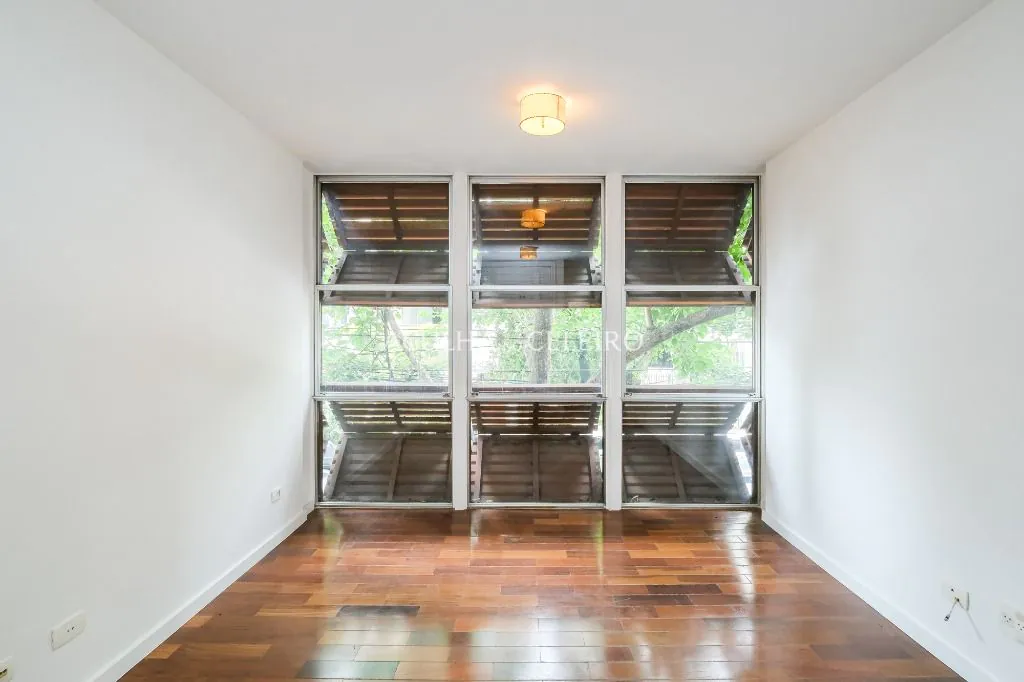 Venda/Jardim América: Reformado em Prédio Icônico – AP8420