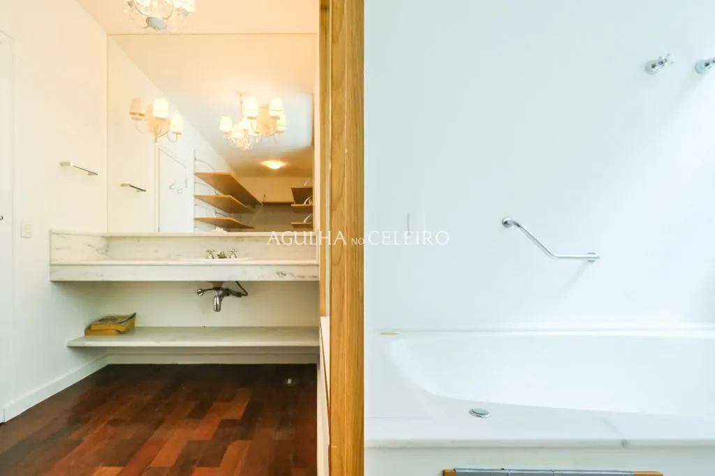 Venda/Jardim América: Reformado em Prédio Icônico – AP8420