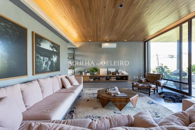 Casa incrível na Fazenda Boa Vista para venda. – CA0682