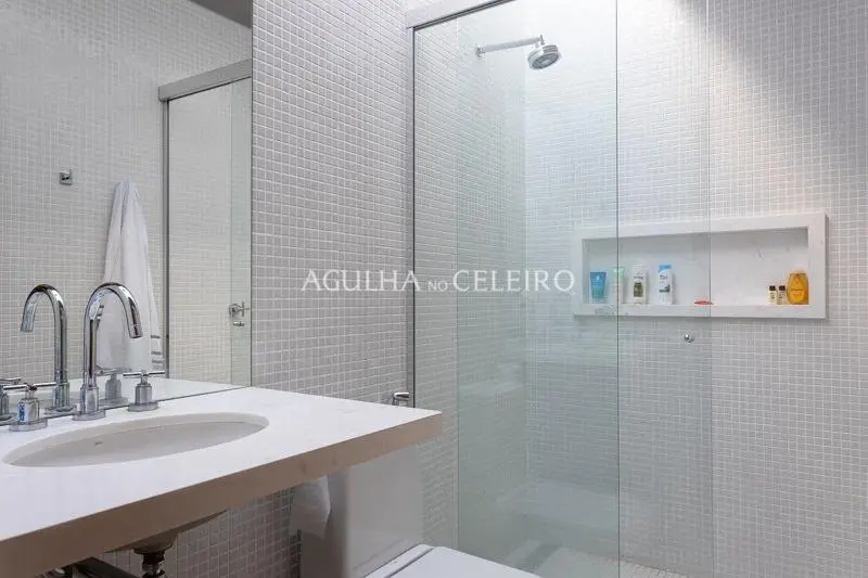 Casa incrível na Fazenda Boa Vista para venda. – CA0682
