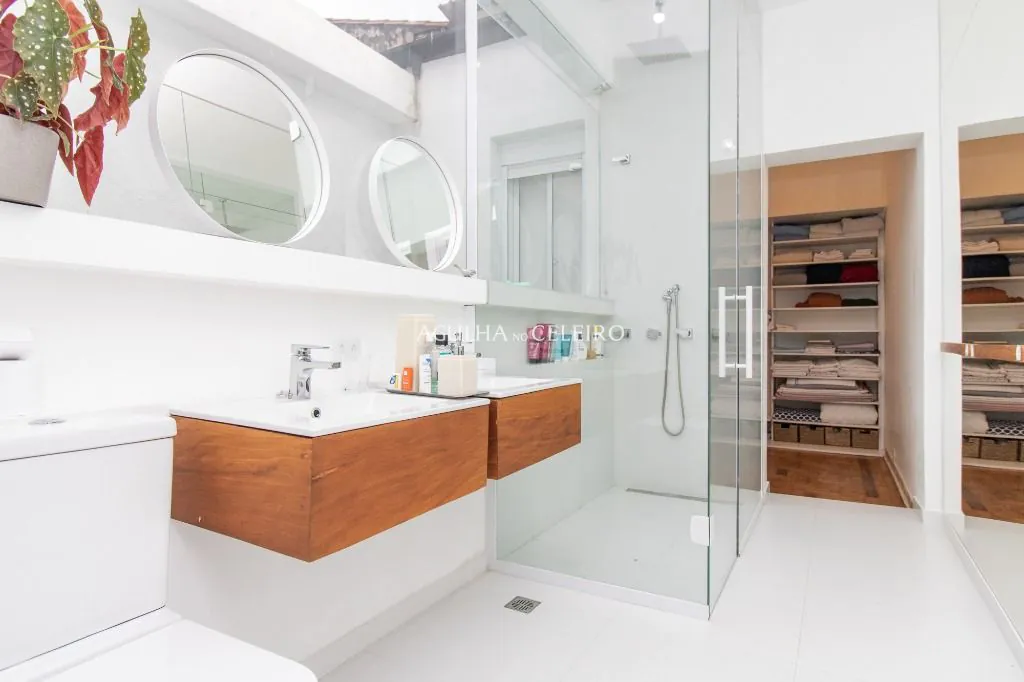 Venda/Vila Nova Conceição: Casa deliciosa acabada de reformar. – CA0995