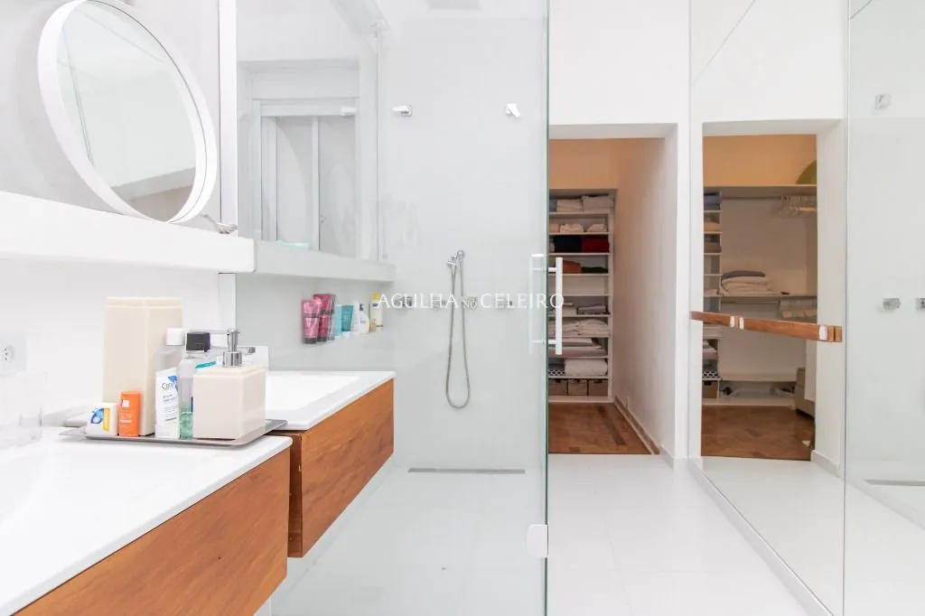 Venda/Vila Nova Conceição: Casa deliciosa acabada de reformar. – CA0995