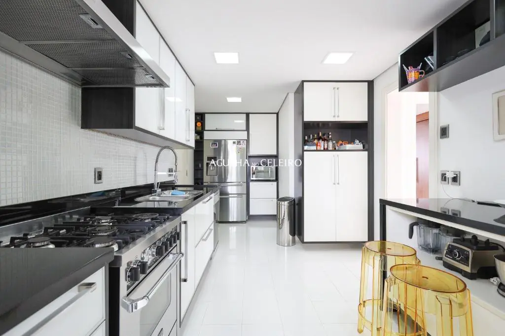 Venda/Jardim Paulista: Cobertura com vista incrível em prédio moderno – CO0685