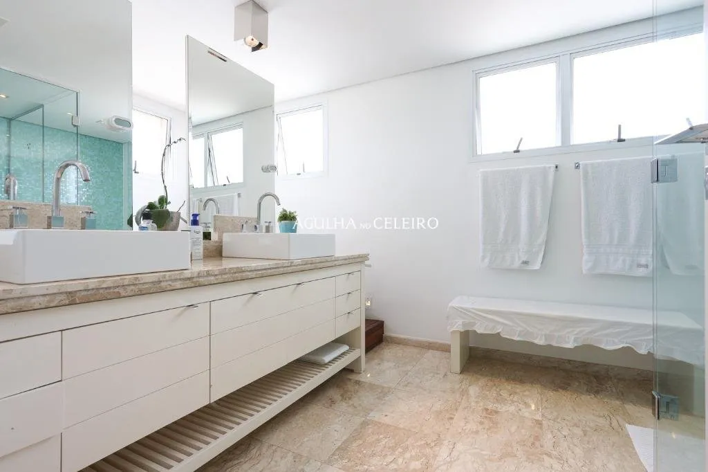 Venda/Jardim Paulista: Cobertura com vista incrível em prédio moderno – CO0685