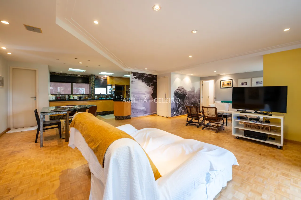 Venda/Vila Nova Conceição: Localização perfeita com vista e terraço. – 10148