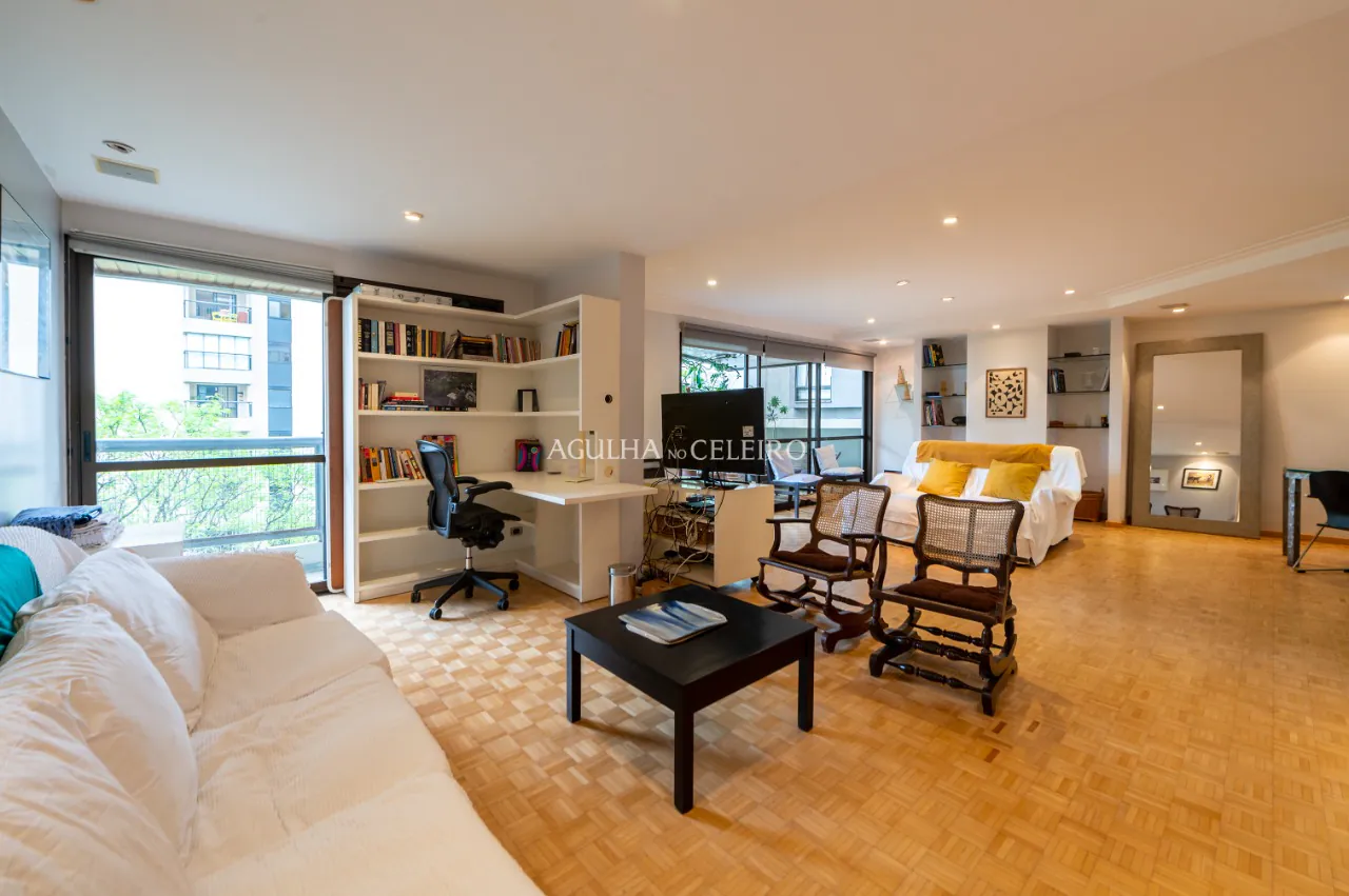 Venda/Vila Nova Conceição: Localização perfeita com vista e terraço. – 10148