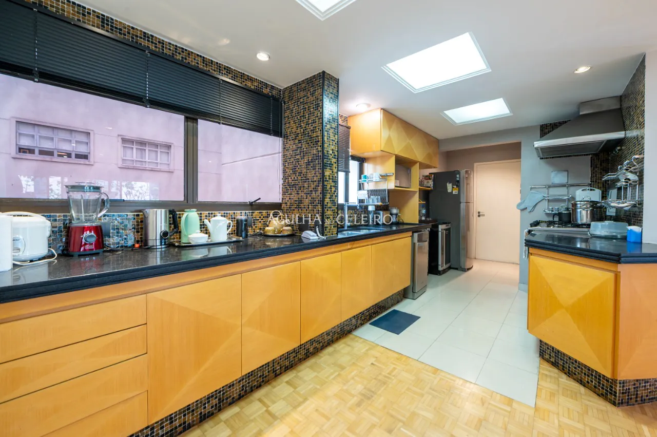 Venda/Vila Nova Conceição: Localização perfeita com vista e terraço. – 10148