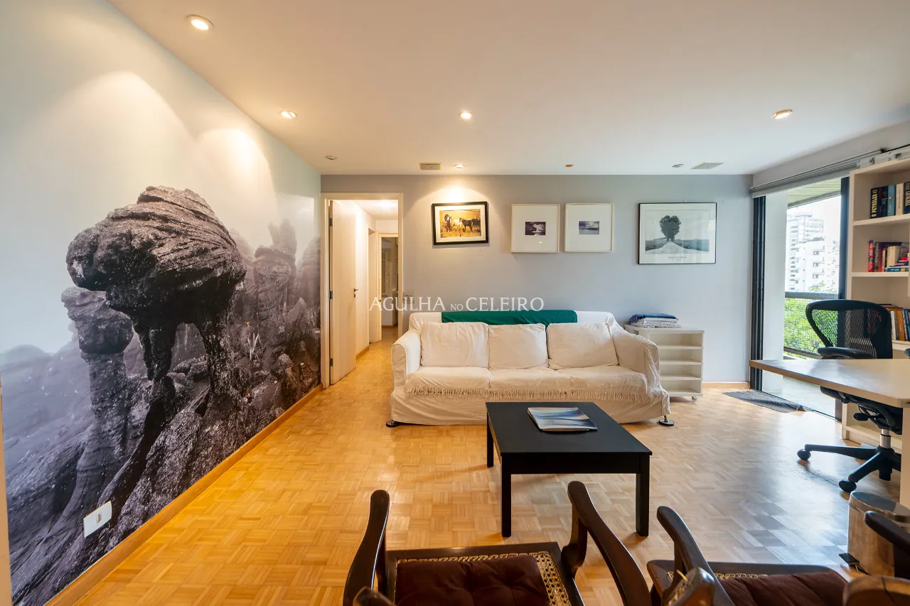 Venda/Vila Nova Conceição: Localização perfeita com vista e terraço. – 10148