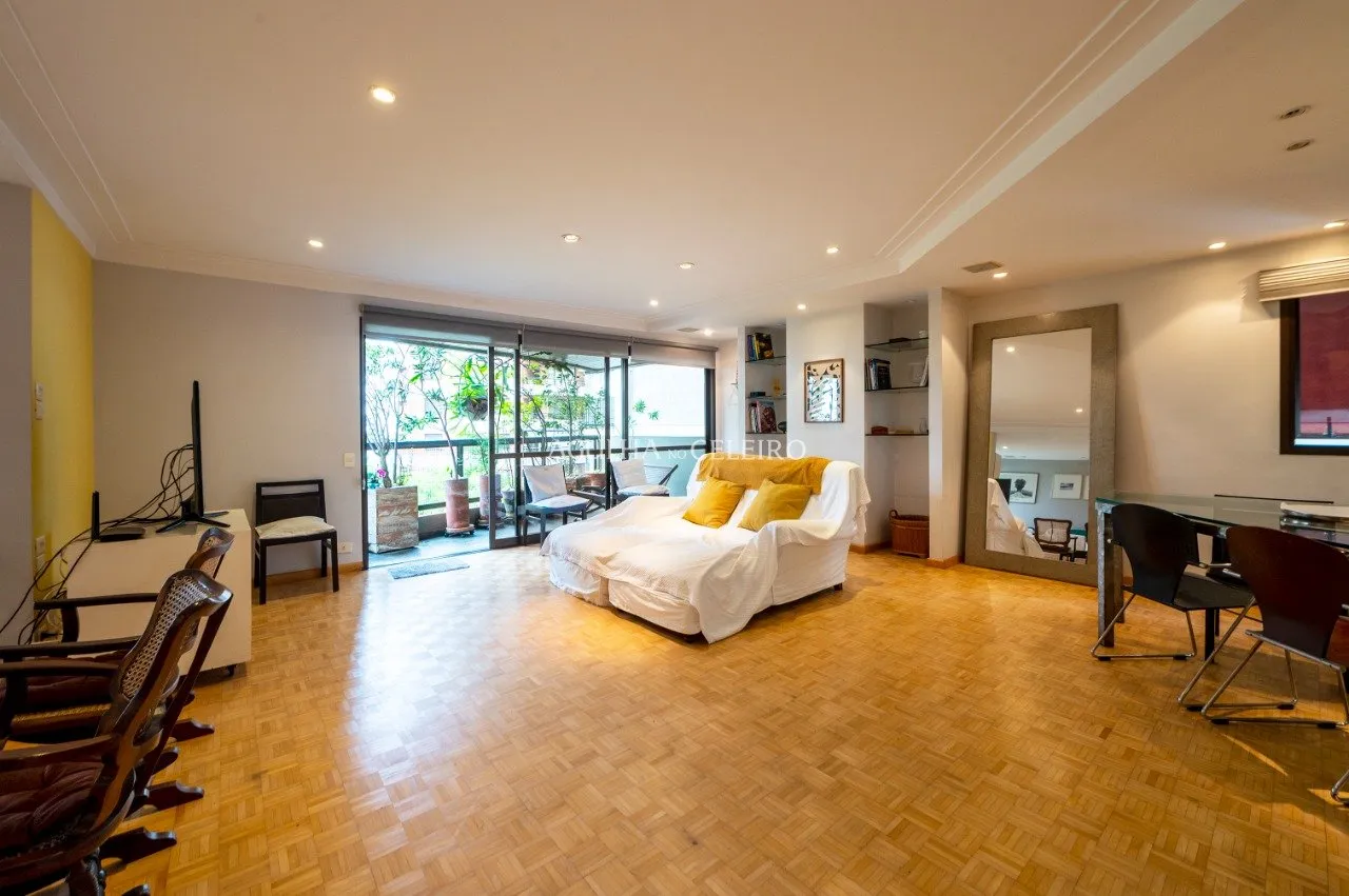 Venda/Vila Nova Conceição: Localização perfeita com vista e terraço. – 10148