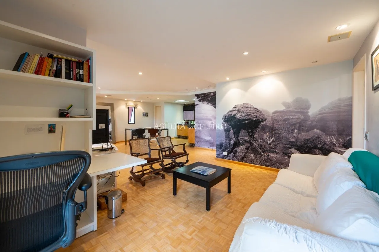 Venda/Vila Nova Conceição: Localização perfeita com vista e terraço. – 10148