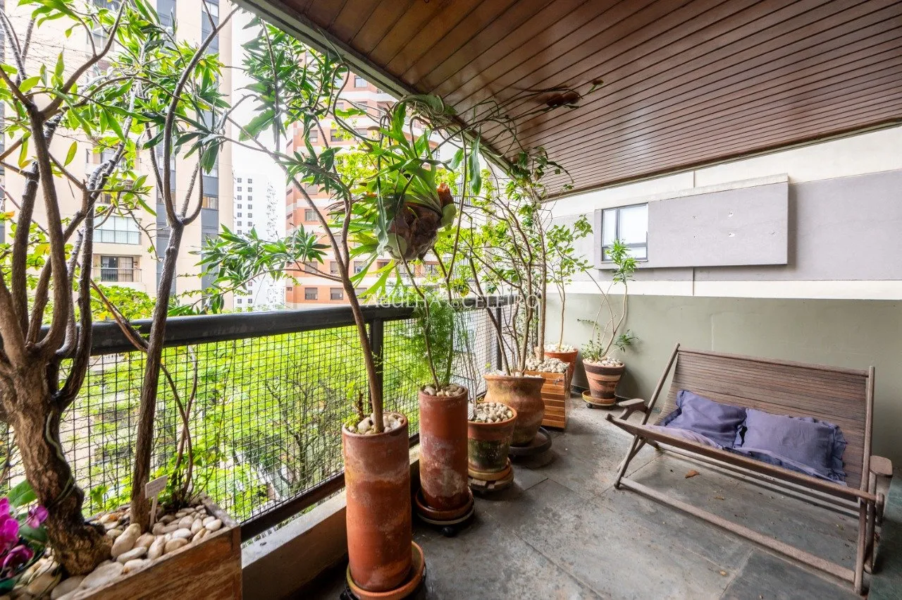 Venda/Vila Nova Conceição: Localização perfeita com vista e terraço. – 10148