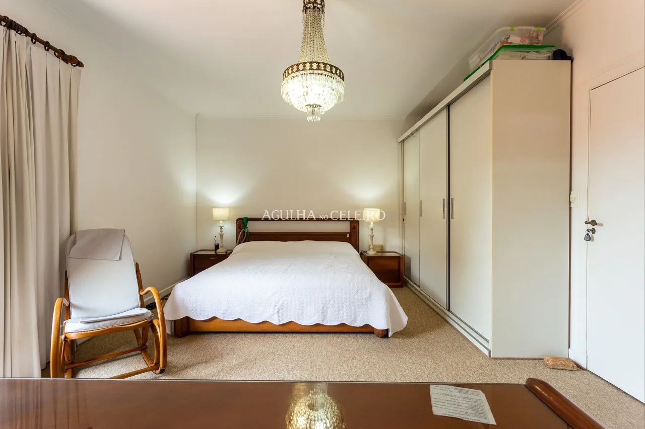 Casa com muito verde em volta no melhor do Jardim Paulistano à venda – 12410