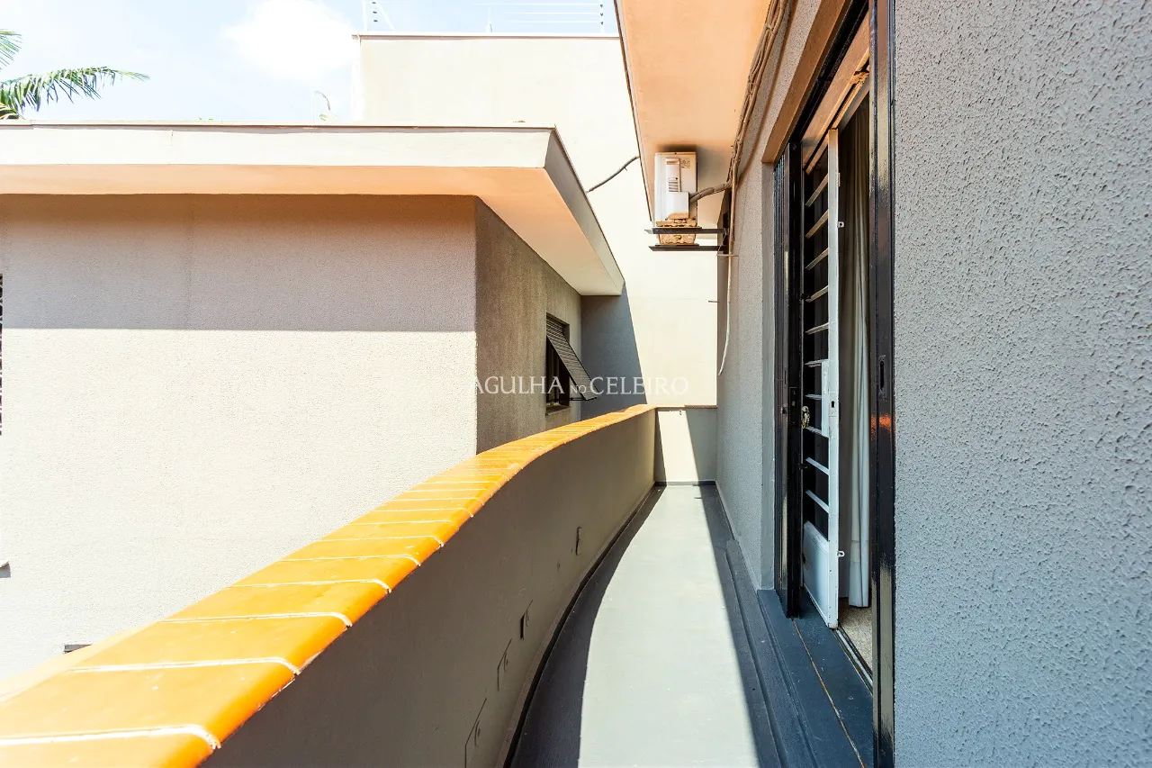 Casa com muito verde em volta no melhor do Jardim Paulistano à venda – 12410