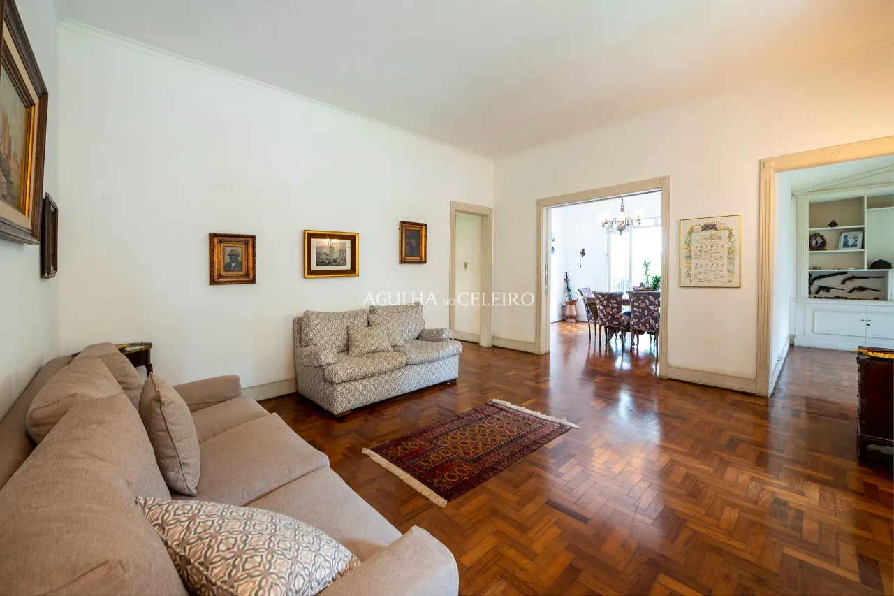 Casa charmosas com estilo clássico à venda mo Jardim Europa – 12804