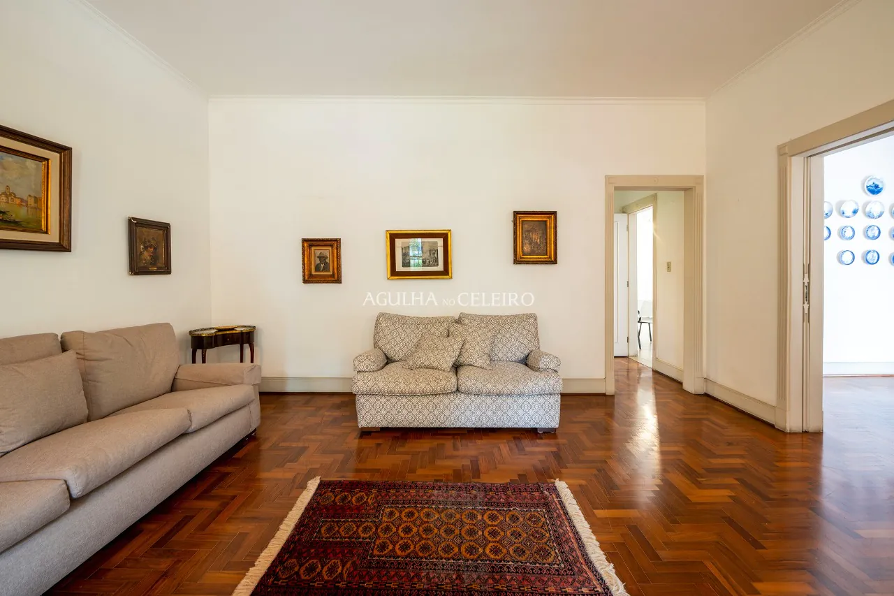 Casa charmosas com estilo clássico à venda mo Jardim Europa – 12804