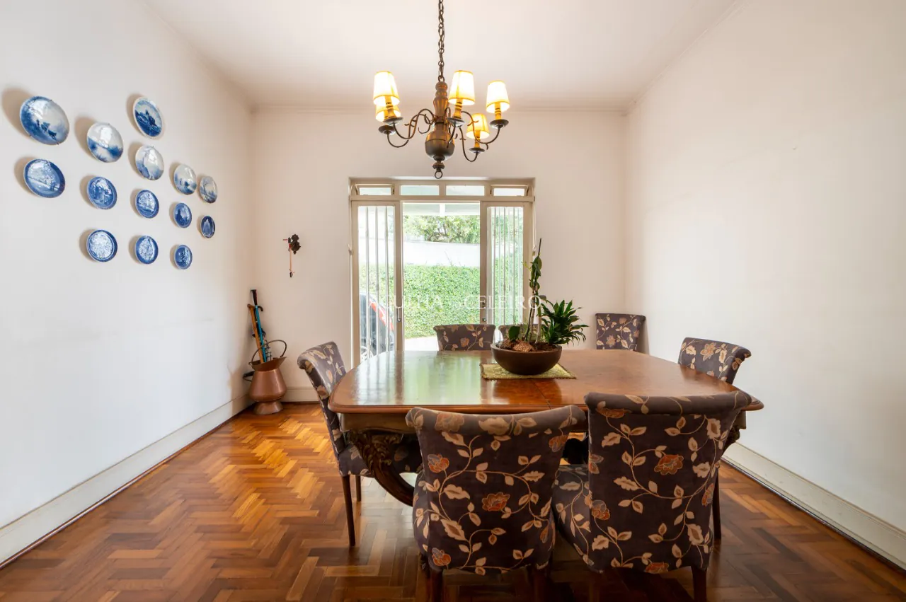 Casa charmosas com estilo clássico à venda mo Jardim Europa – 12804