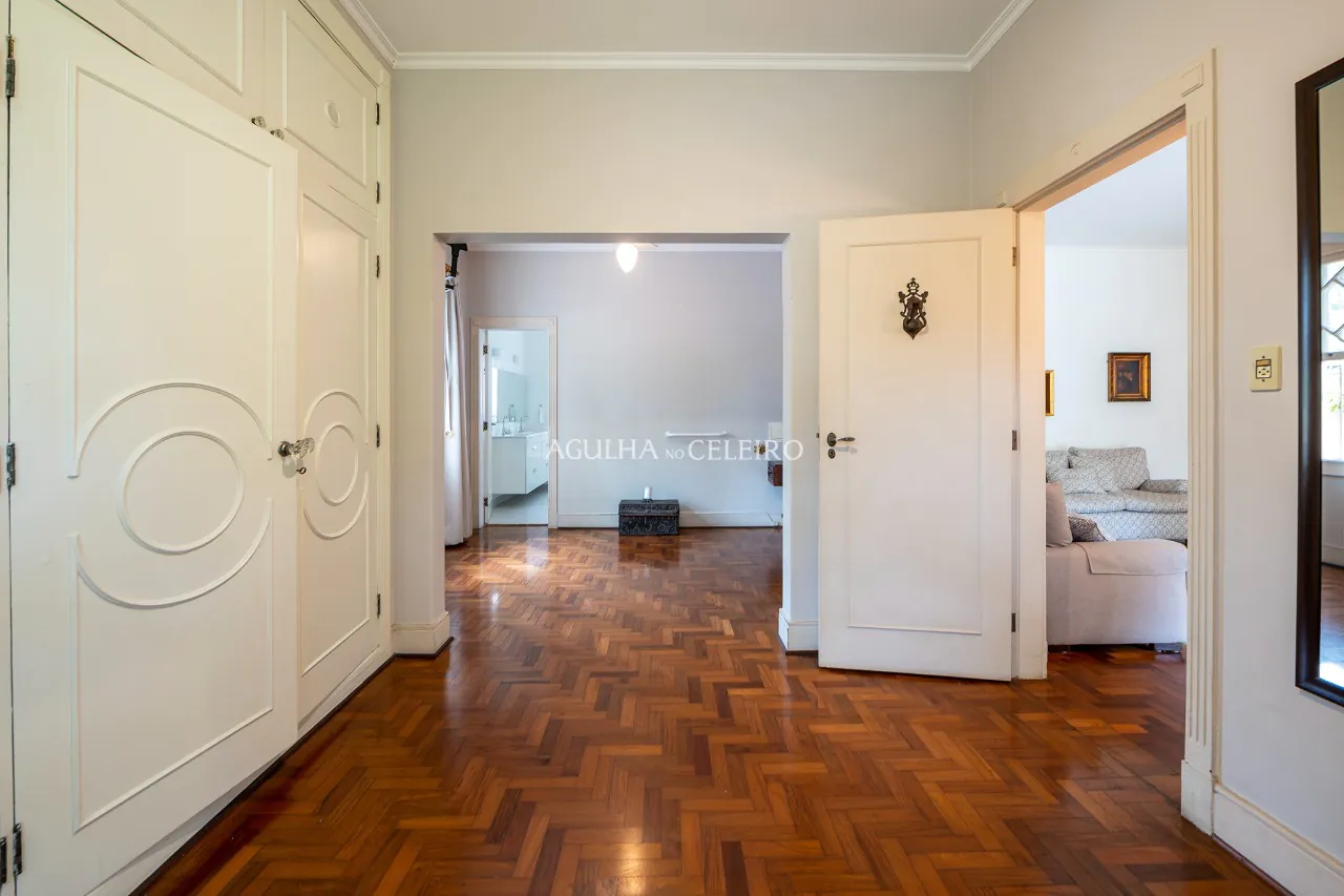 Casa charmosas com estilo clássico à venda mo Jardim Europa – 12804