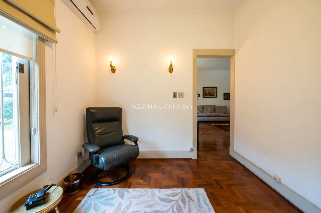 Casa charmosas com estilo clássico à venda mo Jardim Europa – 12804