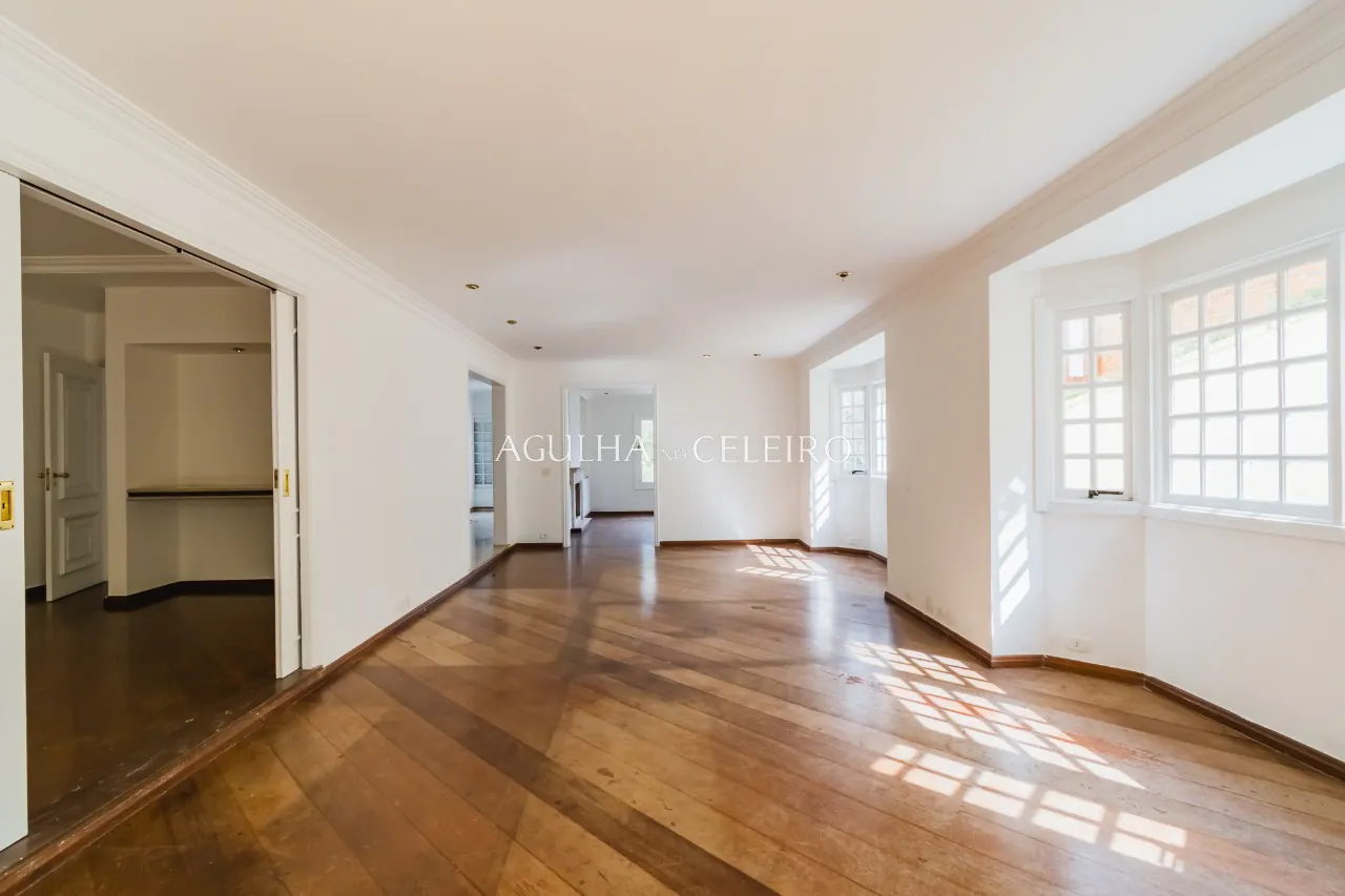 Venda/Jardim Guedala: Casa área externa ampla. – 9302 - 9302_COMLOGO-2