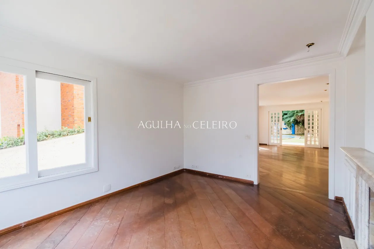 Venda/Jardim Guedala: Casa área externa ampla. – 9302 - 9302_COMLOGO-7