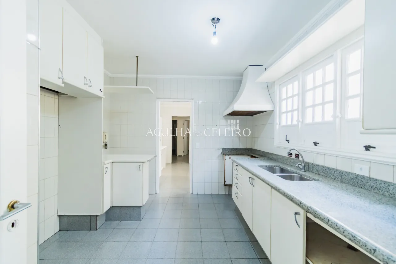 Venda/Jardim Guedala: Casa área externa ampla. – 9302 - 9302_COMLOGO-24