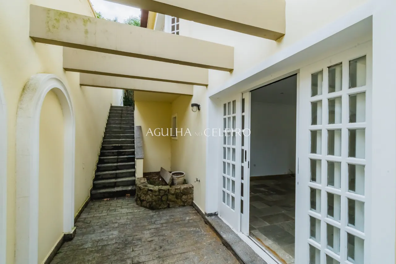 Venda/Jardim Guedala: Casa área externa ampla. – 9302 - 9302_COMLOGO-70