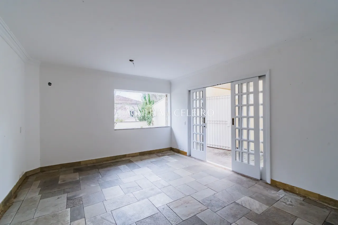 Venda/Jardim Guedala: Casa área externa ampla. – 9302 - 9302_COMLOGO-76