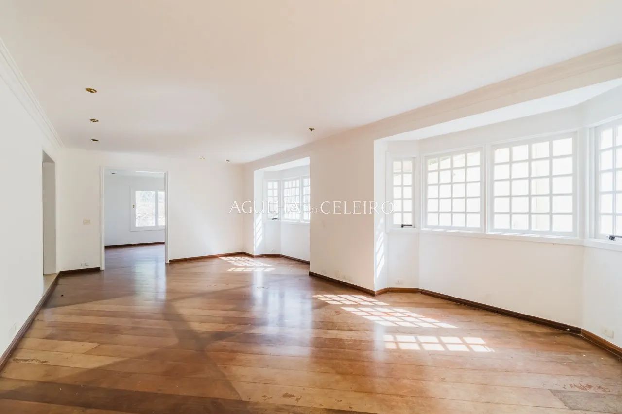 Venda/Jardim Guedala: Casa área externa ampla. – 9302 - 9302_COMLOGO-1