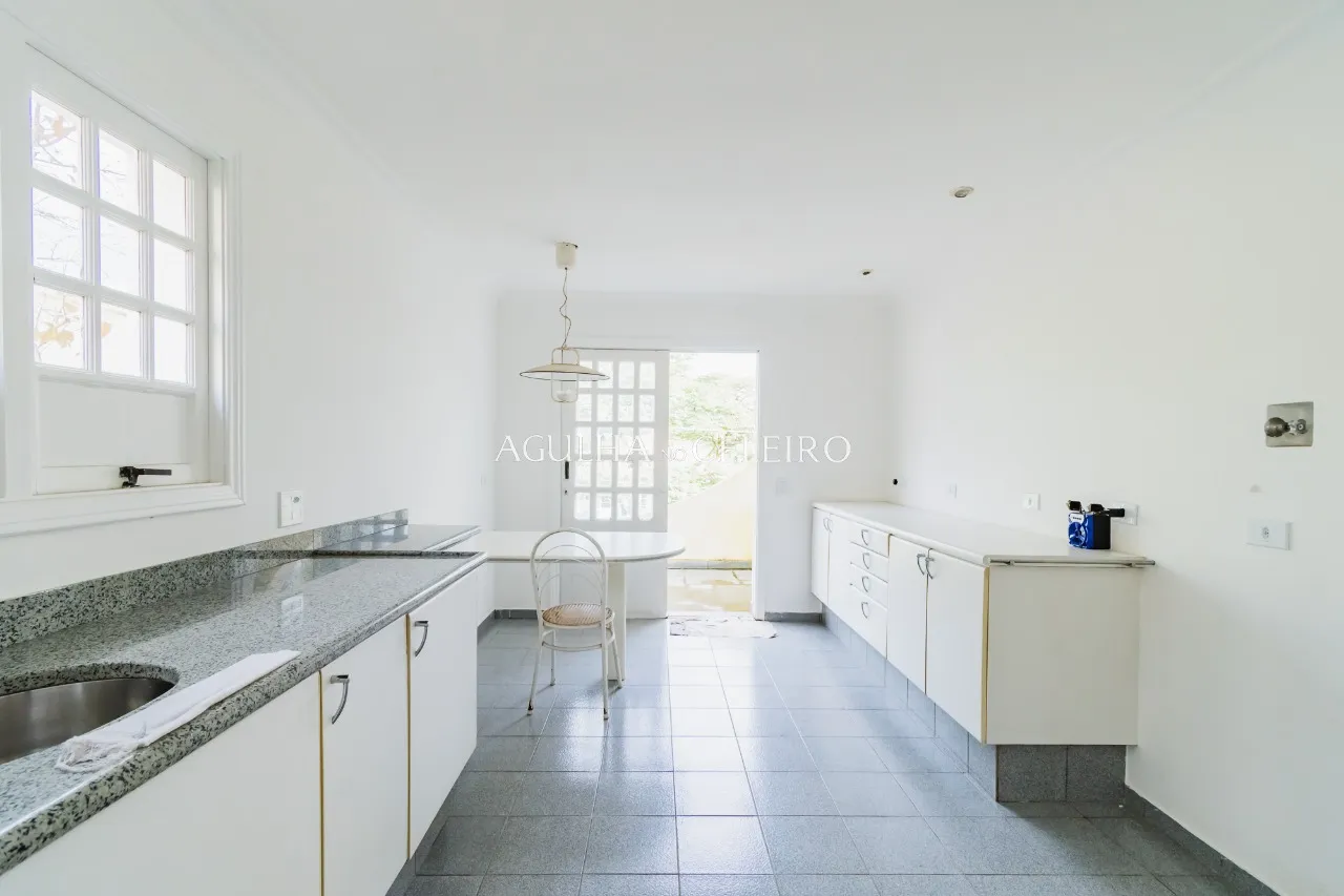 Venda/Jardim Guedala: Casa área externa ampla. – 9302 - 9302_COMLOGO-26