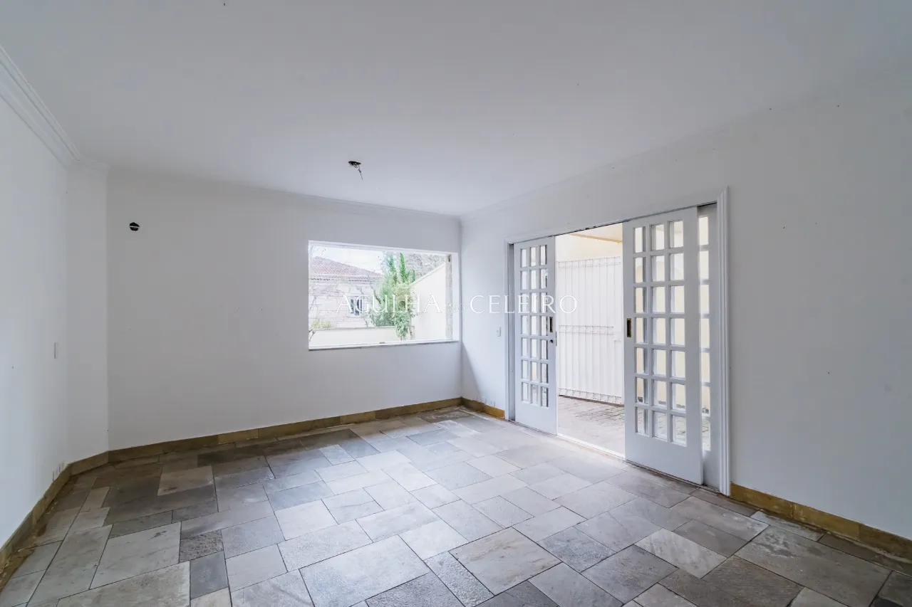 Venda/Jardim Guedala: Casa área externa ampla. – 9302 - 9302_COMLOGO-76