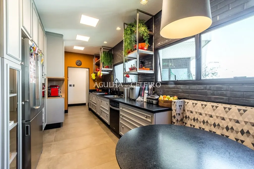 Apartamento encantador à venda em Moema. – AP7639