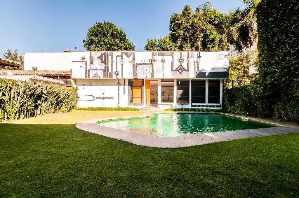 Venda/Jardim Luzitânia: Casa moderna e ampla com total segurança! – CA0445