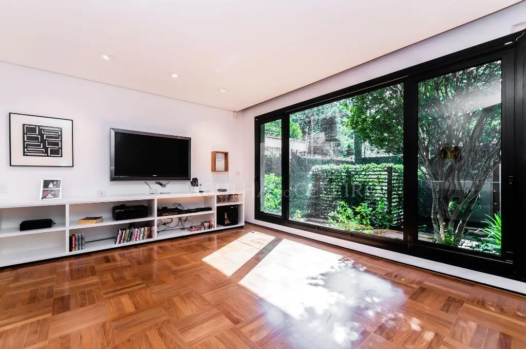 Venda/Jardim Luzitânia: Casa moderna e ampla com total segurança! – CA0445