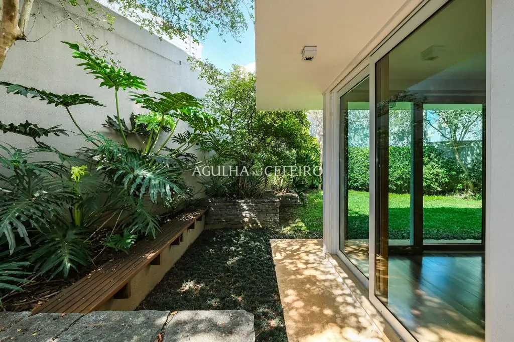 Venda/Jardim Luzitania: Casa Especial a passos do parque! – CA1252