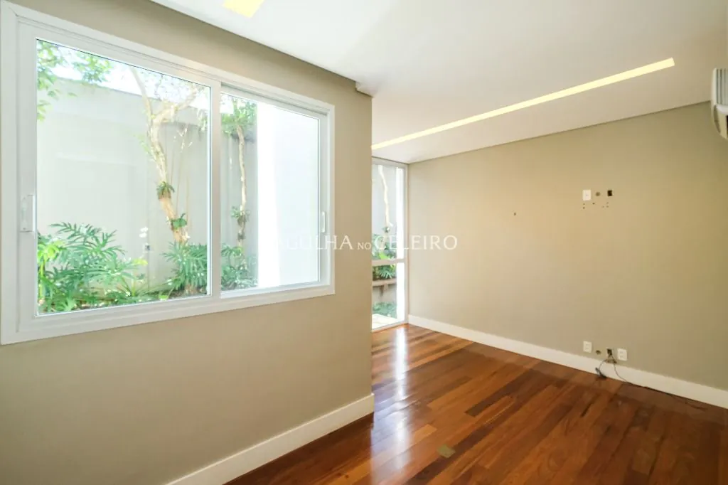 Venda/Jardim Luzitania: Casa Especial a passos do parque! – CA1252