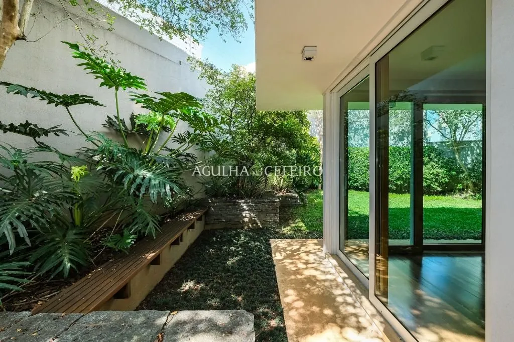 Venda/Jardim Luzitania: Casa Especial a passos do parque! – CA1252