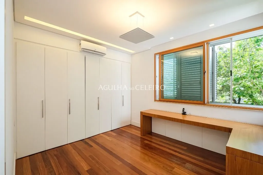 Venda/Jardim Luzitania: Casa Especial a passos do parque! – CA1252