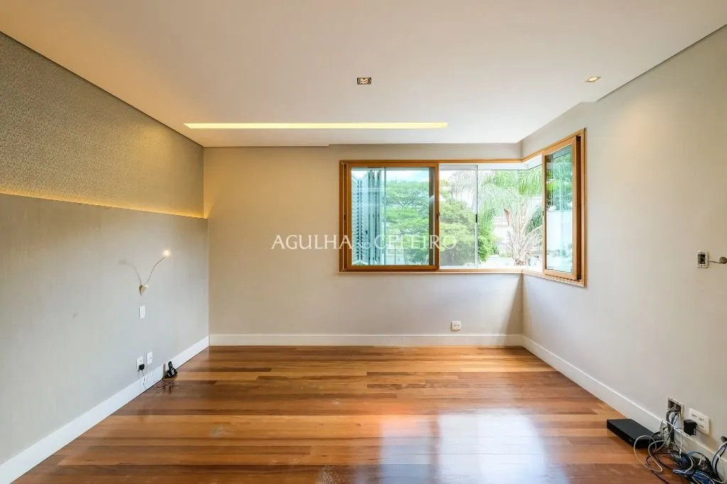 Venda/Jardim Luzitania: Casa Especial a passos do parque! – CA1252