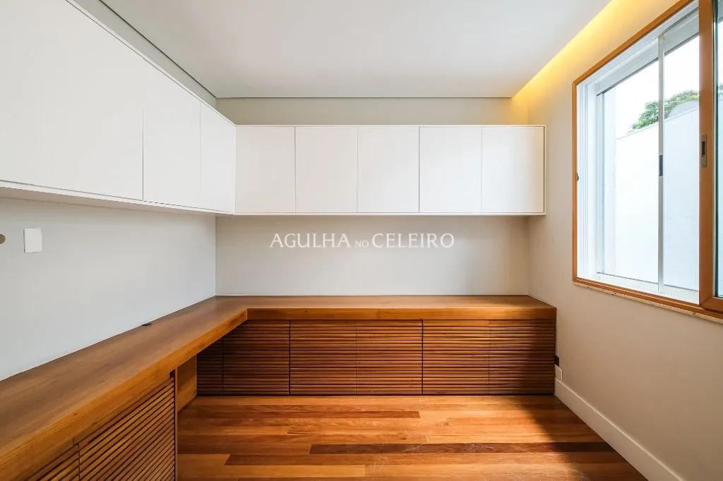 Venda/Jardim Luzitania: Casa Especial a passos do parque! – CA1252