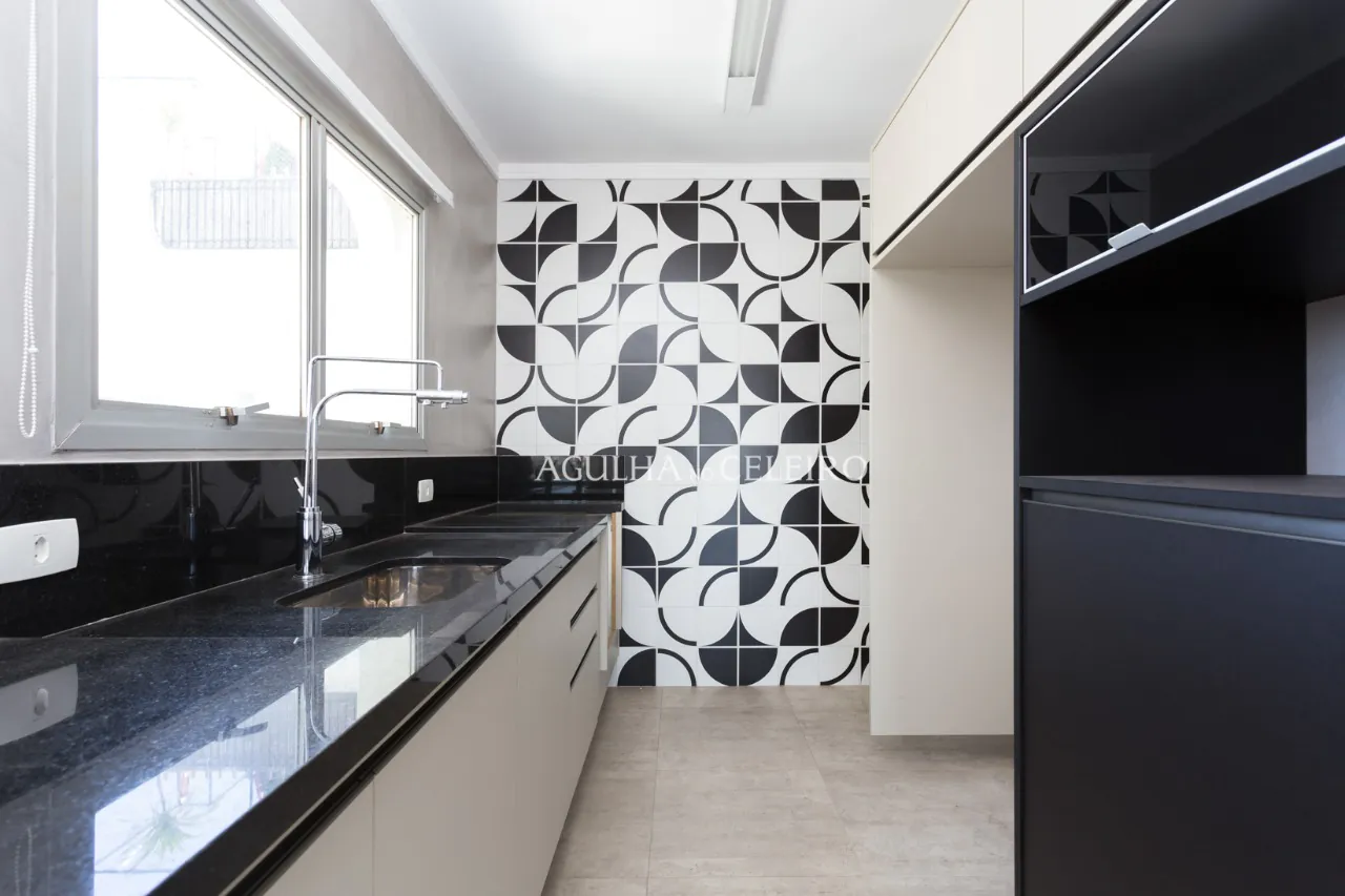 Venda/Moema: Vista Livre e piscina! – CO0575