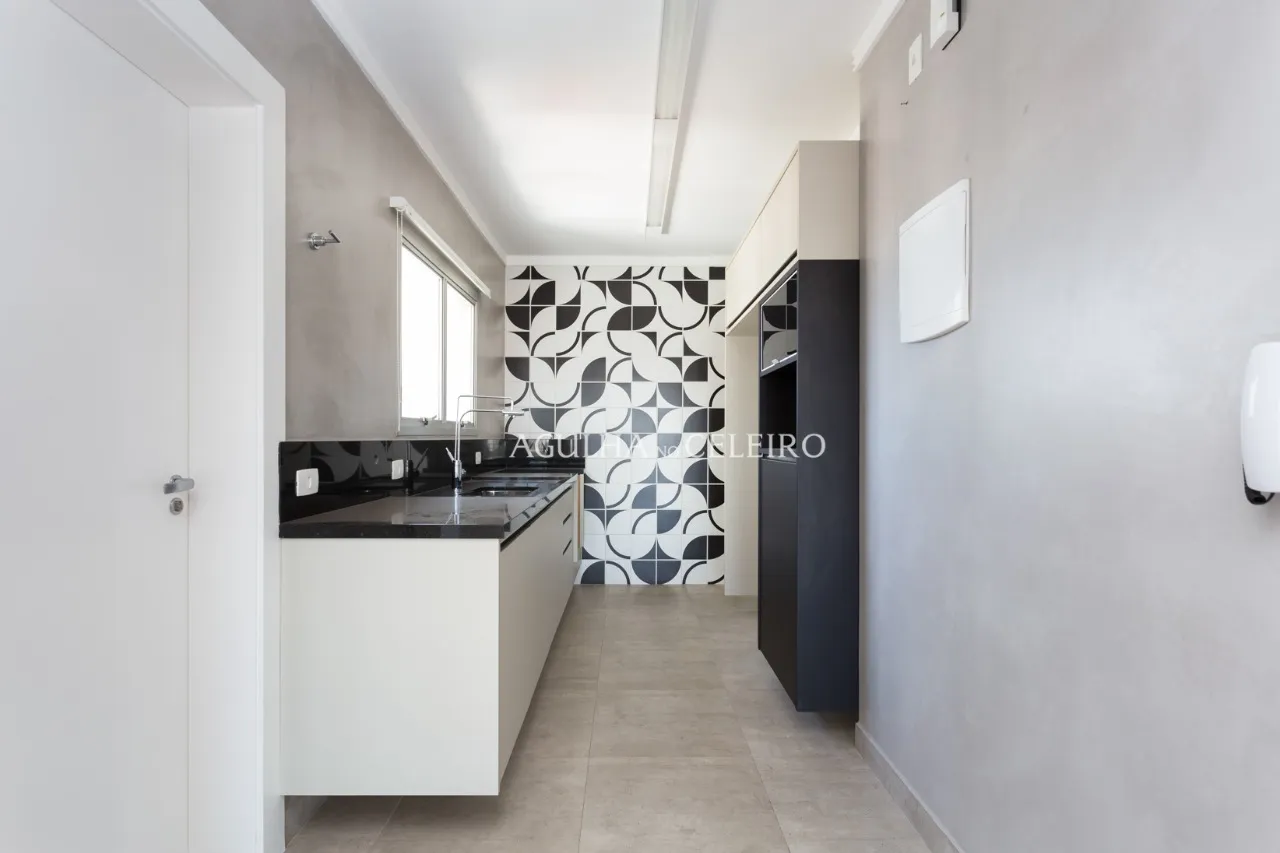 Venda/Moema: Vista Livre e piscina! – CO0575