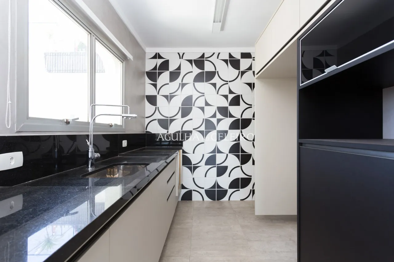 Venda/Moema: Vista Livre e piscina! – CO0575